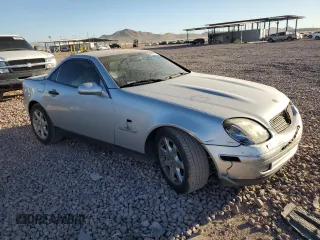 1998 Mercedes-Benz SLK-Class with VIN WDBKK47F5WF073700, listed as a Copart auction lot 66996724 with 131,182 mi miles and Salvage Title. Bid and sale history available at carsss.com. Image 4.