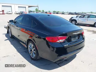 2015 Chrysler 200 S with VIN 1C3CCCBB0FN554918, listed as a IAAI auction lot 42008236 with 88,130 mi miles. Bid and sale history available at carsss.com. Image 3.