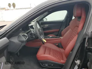 2024 Audi e-tron GT Premium Plus z VIN WAUFJBFWXR7002743, wystawiony jako Copart lot #67399864 z przebiegiem 873 mil mil oraz Szkody całkowita. Historia ofert i sprzedaży dostępna na DreamBid. Obrazek 7.