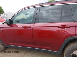 2024 Jeep Grand Cherokee с VIN 1C4RJYB69RC132500, выставлен на аукционе IAAI как лот 42553951 с пробегом 20 990 миль миль и . История ставок и продаж доступна на DreamBid. Изображение 15.