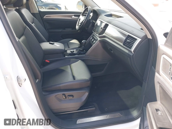 2019 Volkswagen Atlas SEL R-Line with VIN 1V2RR2CA1KC522035, listed as a IAAI auction lot 41939096 with 43,062 mi miles and . Bid and sale history available at DreamBid. Image 5.