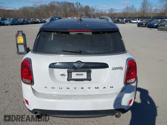 2020 MINI Countryman Cooper S with VIN WMZYX1C05L3L45883, listed as a IAAI auction lot 40690925 with 28,846 mi miles and . Bid and sale history available at DreamBid. Image 16.