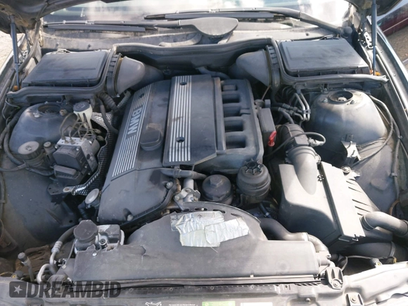 2000 BMW 5 Series 528iA with VIN WBADM6344YGU10257, listed as a IAAI auction lot 41773733 with 231,028 mi miles. Bid and sale history available at carsss.com. Image 10.