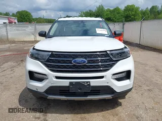 2024 Ford Explorer XLT z VIN 1FMSK7DH5RGA84098, wystawiony jako IAAI lot #42106185 z przebiegiem 9836 mil mil oraz . Historia ofert i sprzedaży dostępna na DreamBid. Obrazek 12.