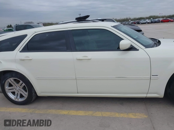 2005 Dodge Magnum RT with VIN 2D8GV58245H510374, listed as a IAAI auction lot 41321857 with 1 mi miles. Bid and sale history available at carsss.com. Image 13.