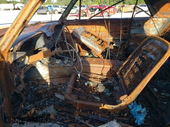 1962 Ford Thunderbird with VIN 2Y83Z121065, listed as a Copart auction lot 61608644 with Not Provided miles and Non Repairable. Bid and sale history available at DreamBid. Image 7.