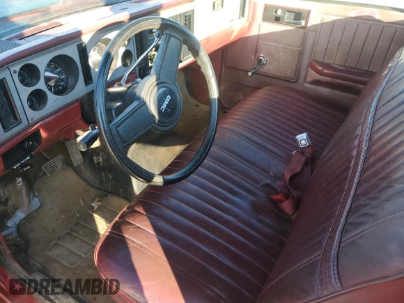 1982 GMC Sonoma z VIN 1GTCS14B0C8510847, wystawiony jako Copart lot #88016755 z przebiegiem 115 197 mil mil oraz Szkody całkowita. Historia ofert i sprzedaży dostępna na DreamBid. Obrazek 8.
