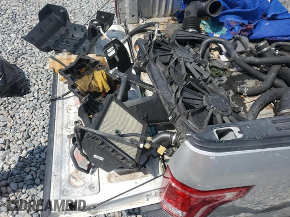 2017 Ford F-150 XL z VIN 1FTEX1CP9HFA41977, wystawiony jako Copart lot #62740105 z przebiegiem 197 887 mil mil oraz Czysty tytuł • Clean title. Historia ofert i sprzedaży dostępna na DreamBid. Obrazek 12.