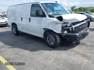 2022 GMC Savana Cargo Van with VIN 1GTW7AFP1N1139006, listed as a IAAI auction lot 41707713 with 5,710 mi miles. Bid and sale history available at carsss.com. Image 1.