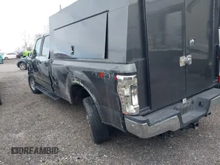 2019 Ford F-350 Platinum z VIN 1FT7W3B65KEF54303, wystawiony jako IAAI lot #41779868 z przebiegiem Nie podano mil oraz . Historia ofert i sprzedaży dostępna na DreamBid. Obrazek 3.