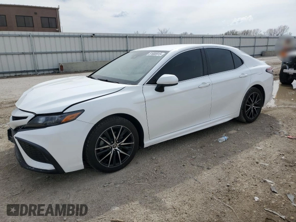 2021 Toyota Camry SE Nightshade with VIN 4T1G11AK1MU486376, listed as a Copart auction lot 51685915 with 60,996 mi miles and Salvage Title. Bid and sale history available at carsss.com. Image 1.