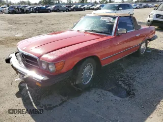 1982 Mercedes-Benz 380 SL z VIN WDBBA45AXCB011223, wystawiony jako Copart lot #58532965 z przebiegiem 270 052 mil mil oraz Tytuł czysty. Historia ofert i sprzedaży dostępna na DreamBid. Obrazek 1.