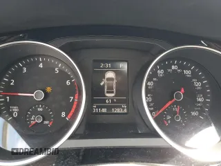 2017 Volkswagen Jetta SEL z VIN 3VWL17AJ6HM392174, wystawiony jako Copart lot #57771225 z przebiegiem 31 148 mil mil oraz Szkoda całkowita • Salvage title. Historia ofert i sprzedaży dostępna na DreamBid. Obrazek 9.
