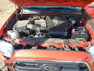 2018 Toyota Tacoma SR5 with VIN 5TFAZ5CN2JX069067, listed as a IAAI auction lot 41975459 with 92,434 mi miles and . Bid and sale history available at DreamBid. Image 10.