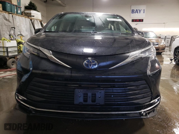 2023 Toyota Sienna XLE with VIN 5TDYSKFC6PS080602, listed as a Copart auction lot 88243285 with 37,000 mi miles and Salvage Title. Bid and sale history available at carsss.com. Image 5.