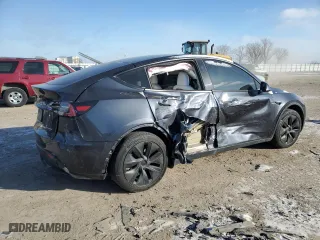 2024 Tesla Model Y Long Range with VIN 7SAYGDEE6RF152828, listed as a Copart auction lot 88945945 with 11,731 mi miles and Salvage Title. Bid and sale history available at carsss.com. Image 3.