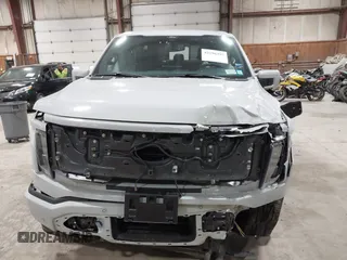 2024 Ford F-150 Lightning Lariat с VIN 1FT6W5L72RWG24374, выставлен на аукционе IAAI как лот 42296397 с пробегом Не указан миль и . История ставок и продаж доступна на DreamBid. Изображение 12.