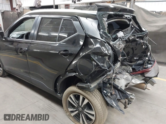 2019 Nissan Kicks SV with VIN 3N1CP5CU0KL554488, listed as a IAAI auction lot 41567731 with 92,951 mi miles. Bid and sale history available at carsss.com. Image 6.
