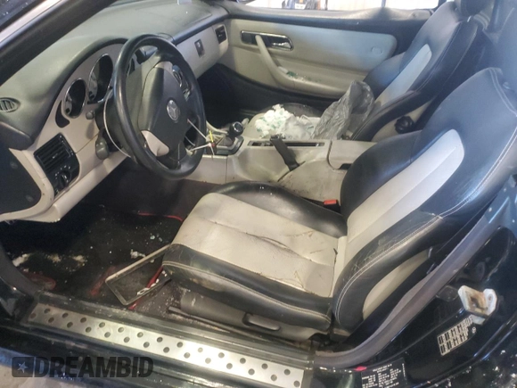 2000 Mercedes-Benz SLK 230 Kompressor with VIN WDBKK47F2YF154303, listed as a Copart auction lot 45880395 with Not provided miles and Non repairable. Bid and sale history available at DreamBid. Image 7.