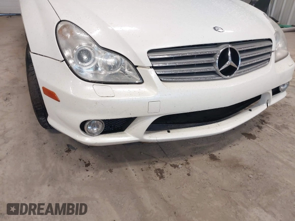 2008 Mercedes-Benz CLS 550 z VIN WDDDJ72XX8A130056, wystawiony jako IAAI lot #42457945 z przebiegiem 111 662 mil mil oraz . Historia ofert i sprzedaży dostępna na DreamBid. Obrazek 6.