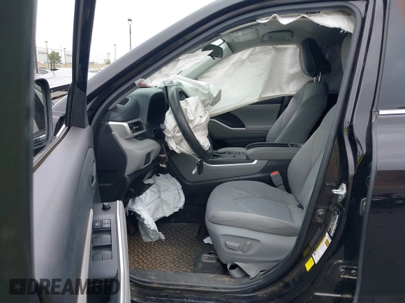 2021 Toyota Highlander L with VIN 5TDCZRAH1MS085834, listed as a IAAI auction lot 42104266 with 48,133 mi miles and . Bid and sale history available at DreamBid. Image 5.