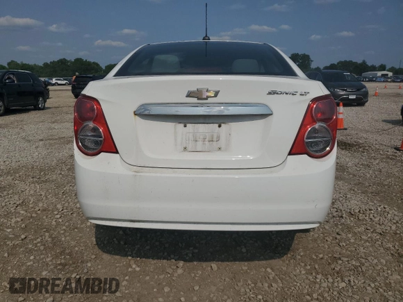 2015 Chevrolet Sonic LT z VIN 1G1JC5SH8F4120862, wystawiony jako Copart lot #60685265 z przebiegiem 163 346 mil mil oraz Czysty tytuł • Clean title. Historia ofert i sprzedaży dostępna na DreamBid. Obrazek 6.