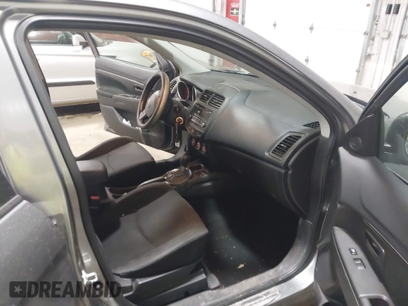 2015 Mitsubishi Outlander Sport ES with VIN 4A4AR3AU0FE014305, listed as a IAAI auction lot 41808030 with 90,753 mi miles. Bid and sale history available at carsss.com. Image 5.