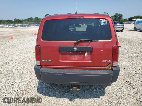 2008 Dodge Nitro SXT z VIN 1D8GU28K28W188650, wystawiony jako Copart lot #60814305 z przebiegiem 301 191 mil mil oraz Szkoda całkowita • Salvage title. Historia ofert i sprzedaży dostępna na DreamBid. Obrazek 6.