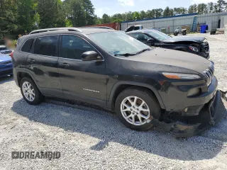 2018 Jeep Cherokee Latitude with VIN 1C4PJLCB6JD534169, listed as a Copart auction lot 57341685 with 235,267 mi miles and Clean title. Bid and sale history available at DreamBid. Image 4.