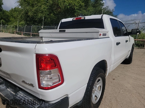 2022 Ram 1500 Tradesman с VIN 1C6SRFGT2NN433449, выставлен на аукционе IAAI как лот 42600128 с пробегом 91 606 миль миль и . История ставок и продаж доступна на DreamBid. Изображение 24.