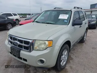 2008 Ford Escape XLS z VIN 1FMCU02Z08KD66114, wystawiony jako IAAI lot #42288231 z przebiegiem 192 272 mil mil oraz . Historia ofert i sprzedaży dostępna na DreamBid. Obrazek 2.