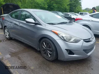 2013 Hyundai Elantra GLS z VIN KMHDH4AE2DU638353, wystawiony jako IAAI lot #42301344 z przebiegiem 208 105 mil mil oraz . Historia ofert i sprzedaży dostępna na DreamBid. Obrazek 1.