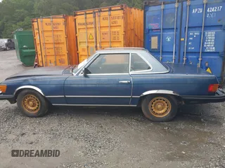 1985 Mercedes-Benz 380 z VIN WDBBA45C1FA018962, wystawiony jako IAAI lot #42449076 z przebiegiem 142 436 mil mil oraz . Historia ofert i sprzedaży dostępna na DreamBid. Obrazek 14.