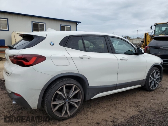 2022 BMW X2 sDrive28i with VIN WBXYH9C02N5U69017, listed as a Copart auction lot 68391504 with 5,201 mi miles and Salvage Title. Bid and sale history available at carsss.com. Image 3.