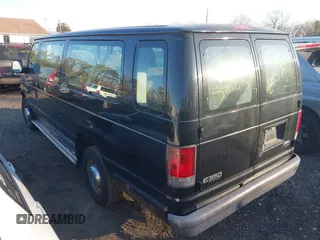 2005 Ford Econoline Wagon XL z VIN 1FBSS31L35HB17145, wystawiony jako IAAI lot #41436846 z przebiegiem Nie podano mil oraz . Historia ofert i sprzedaży dostępna na DreamBid. Obrazek 3.