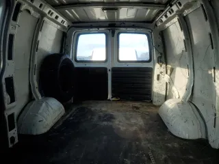 2007 Chevrolet Express Cargo z VIN 1GCFG15X071227758, wystawiony jako Copart lot #42600545 z przebiegiem 161 145 mil mil oraz Szkoda całkowita • Salvage title. Historia ofert i sprzedaży dostępna na DreamBid. Obrazek 10.