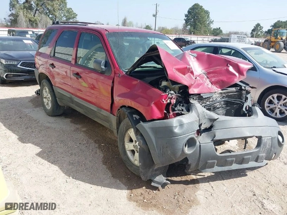 2005 Ford Escape XLT with VIN 1FMYU931X5KD39419, listed as a IAAI auction lot 41778160 with 37,234 mi miles. Bid and sale history available at carsss.com. Image 1.