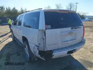 2008 Chevrolet Suburban Commercial with VIN 1GNFK163X8J134555, listed as a IAAI auction lot 41405739 with 205,810 mi miles. Bid and sale history available at carsss.com. Image 3.
