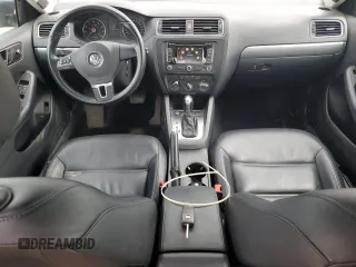 2013 Volkswagen Jetta SEL с VIN 3VWLX7AJ9DM445880, выставлен на аукционе Copart как лот 62059235 с пробегом 231 887 миль миль и Списание • Salvage title. История ставок и продаж доступна на DreamBid. Изображение 8.