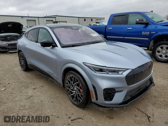 2022 Ford Mustang Mach-E GT z VIN 3FMTK4SX1NMA52309, wystawiony jako Copart lot #49221705 z przebiegiem 24 048 mil mil oraz Szkoda całkowita • Salvage title. Historia ofert i sprzedaży dostępna na DreamBid. Obrazek 4.