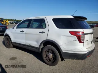 2015 Ford Utility Police Interceptor with VIN 1FM5K8AR9FGB32410, listed as a Copart auction lot 70232994 with 121,748 mi miles and Clean Title. Bid and sale history available at carsss.com. Image 2.