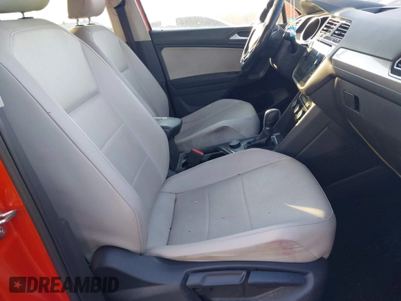 2019 Volkswagen Tiguan SE with VIN 3VV2B7AX9KM136359, listed as a IAAI auction lot 41426441 with 140,891 mi miles and . Bid and sale history available at DreamBid. Image 5.