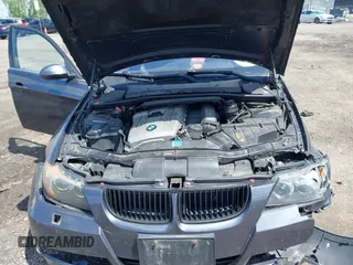2006 BMW 3 Series 330xi с VIN WBAVD33566KL53162, выставлен на аукционе IAAI как лот 42301284 с пробегом 158 000 миль миль и . История ставок и продаж доступна на DreamBid. Изображение 10.
