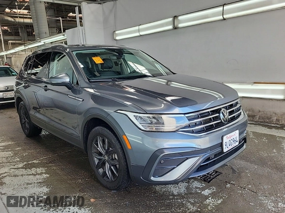 2024 Volkswagen Tiguan SE with VIN 3VV3B7AX1RM108036, listed as a IAAI auction lot 42796415 with 37,805 mi miles and . Bid and sale history available at DreamBid. Image 53.