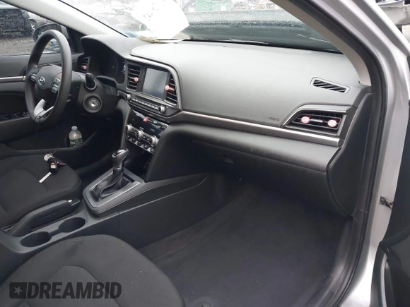 2020 Hyundai Elantra SEL z VIN 5NPD84LF2LH585950, wystawiony jako IAAI lot #41928442 z przebiegiem 48 947 mil mil oraz . Historia ofert i sprzedaży dostępna na DreamBid. Obrazek 5.