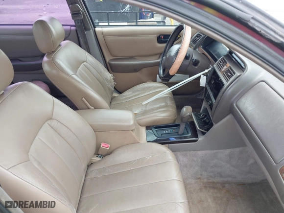 1997 Toyota Avalon XL with VIN 4T1BF12B5VU185685, listed as a IAAI auction lot 42037605 with 150,999 mi miles. Bid and sale history available at carsss.com. Image 5.