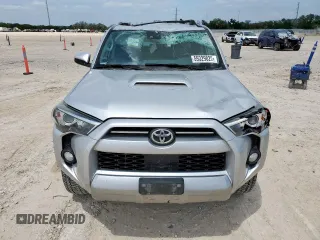 2020 Toyota 4Runner SR5 with VIN JTEBU5JR2L5778598, listed as a Copart auction lot 59329825 with 104,178 mi miles and Salvage title. Bid and sale history available at DreamBid. Image 5.