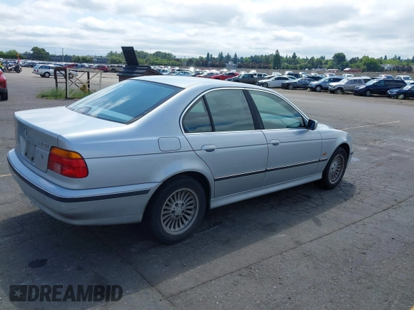 1998 BMW 5 Series 540i z VIN WBADE6328WBW62177, wystawiony jako IAAI lot #42450329 z przebiegiem Nie podano mil oraz . Historia ofert i sprzedaży dostępna na DreamBid. Obrazek 4.