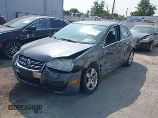2009 Volkswagen Jetta SE с VIN 3VWRM71K39M128275, выставлен на аукционе IAAI как лот 40320181 с пробегом 164 029 миль миль и . История ставок и продаж доступна на DreamBid. Изображение 2.