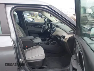 2021 Chevrolet TrailBlazer LS with VIN KL79MNSLXMB177386, listed as a IAAI auction lot 41898588 with 51,021 mi miles. Bid and sale history available at carsss.com. Image 5.